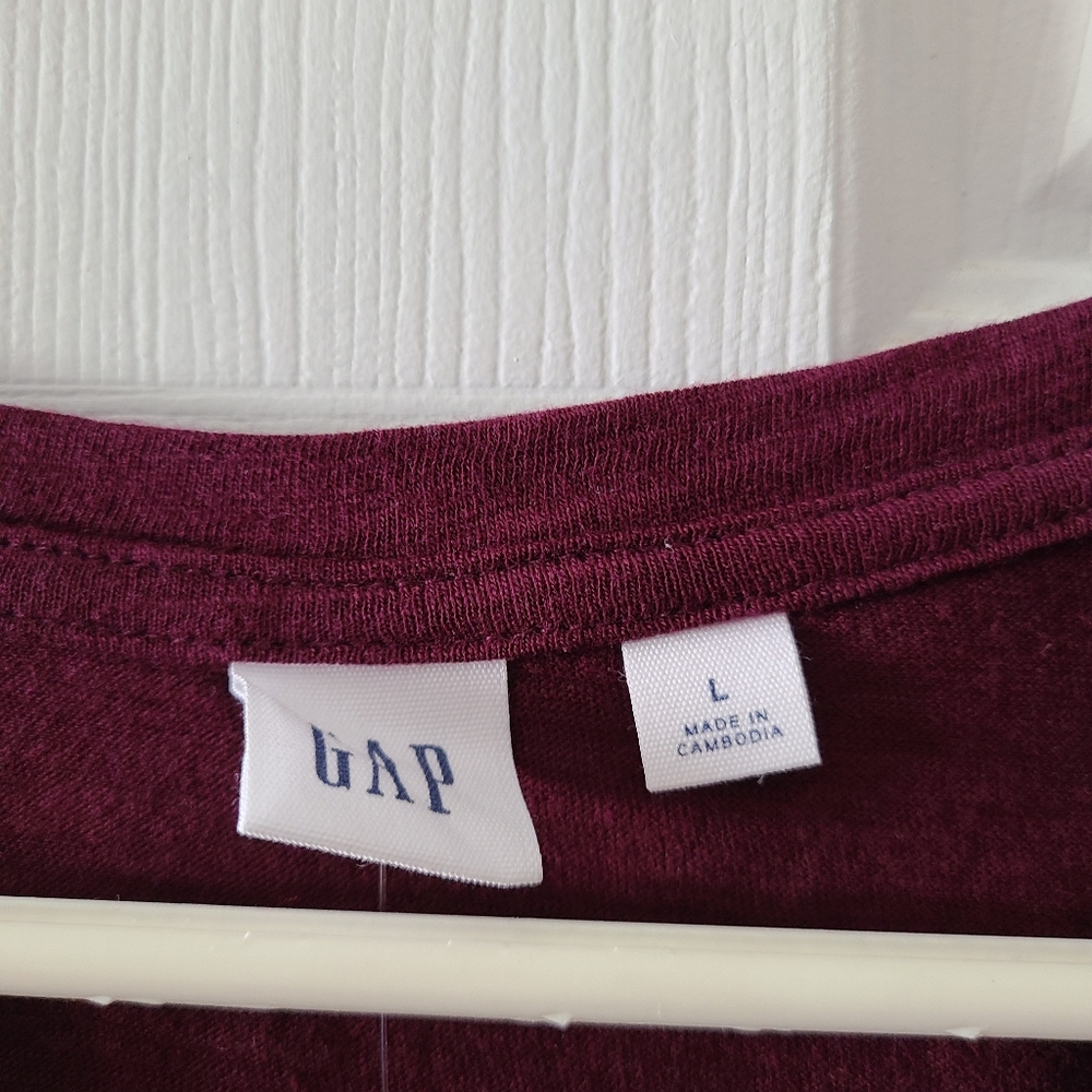 NWT Gap Women's Long Sleeve - Picture 2 of 3